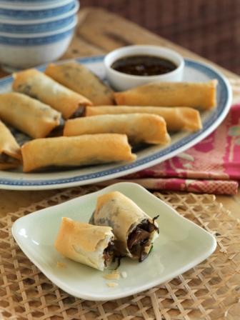 MIXED MUSHROOM SPRING ROLLS W SWEET & SOUR DIPPING SAUCE