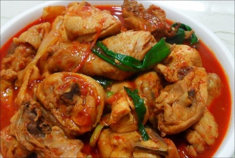 Dakdoritang(Braised spicy chicken)